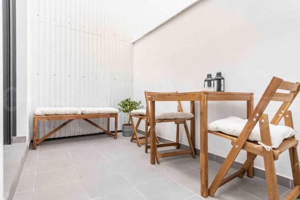 Fresh & Stylish Apartment With Parking By Rems Málaga Exteriör bild