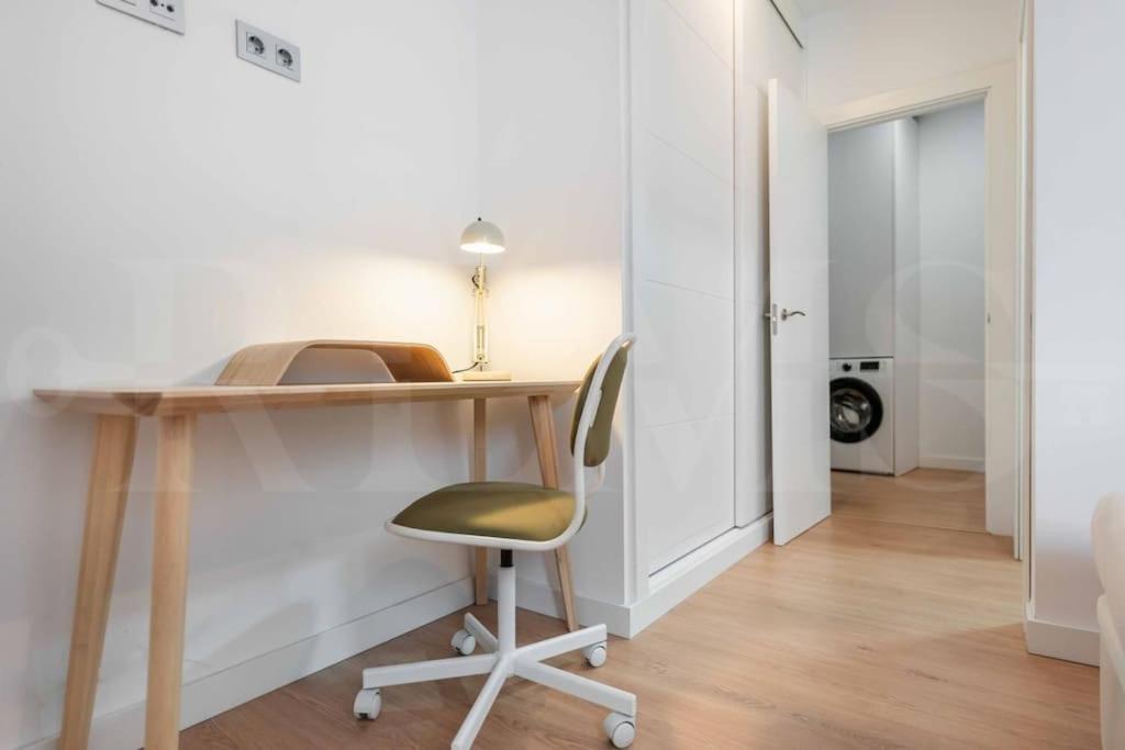 Fresh & Stylish Apartment With Parking By Rems Málaga Exteriör bild