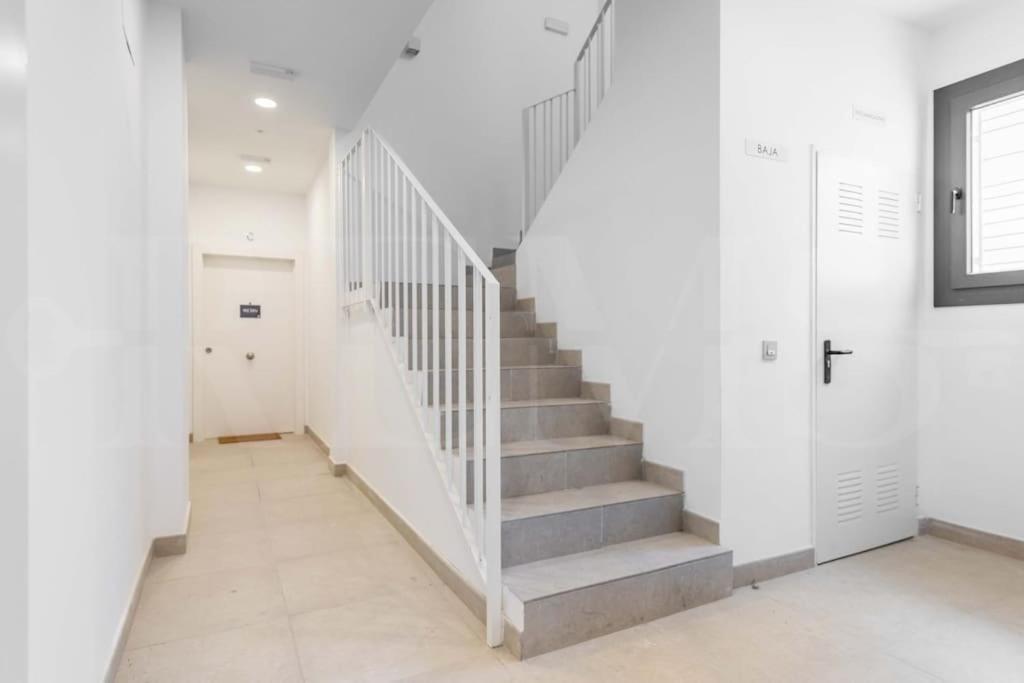 Fresh & Stylish Apartment With Parking By Rems Málaga Exteriör bild