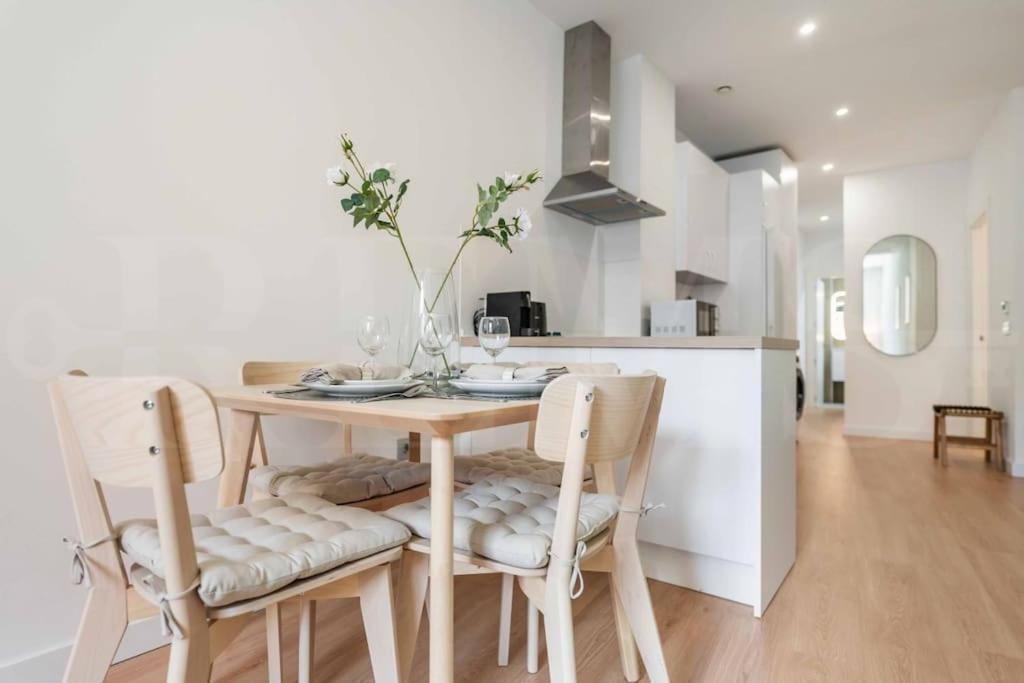 Fresh & Stylish Apartment With Parking By Rems Málaga Exteriör bild