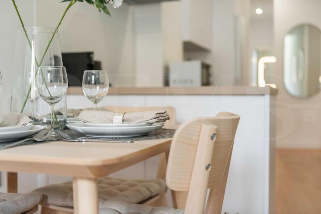 Fresh & Stylish Apartment With Parking By Rems Málaga Exteriör bild